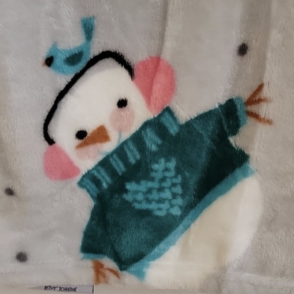 Betsey Johnson Adorable Snowmen Ultra Soft Plush Fleece Throw Blanket - Picture 3 of 6